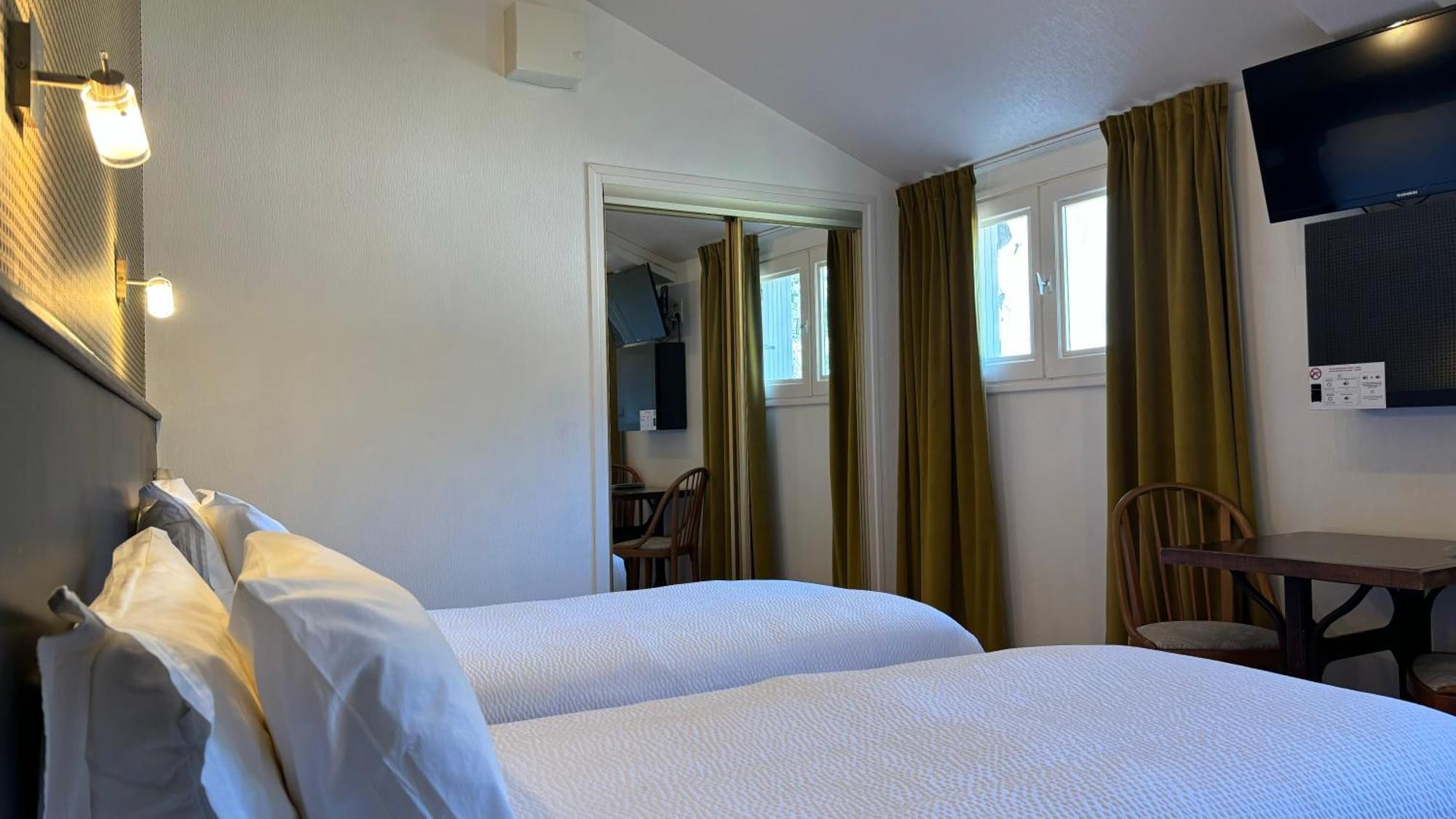Logis Hotel Restaurant Grand Hotel De Lyon Vals-les-Bains Zewnętrze zdjęcie