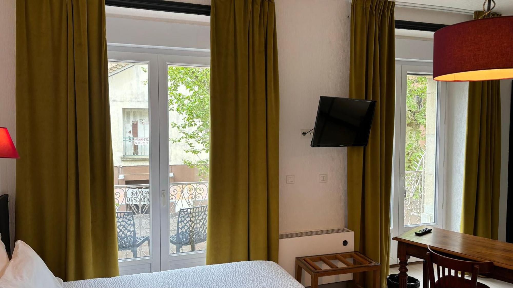 Logis Hotel Restaurant Grand Hotel De Lyon Vals-les-Bains Zewnętrze zdjęcie