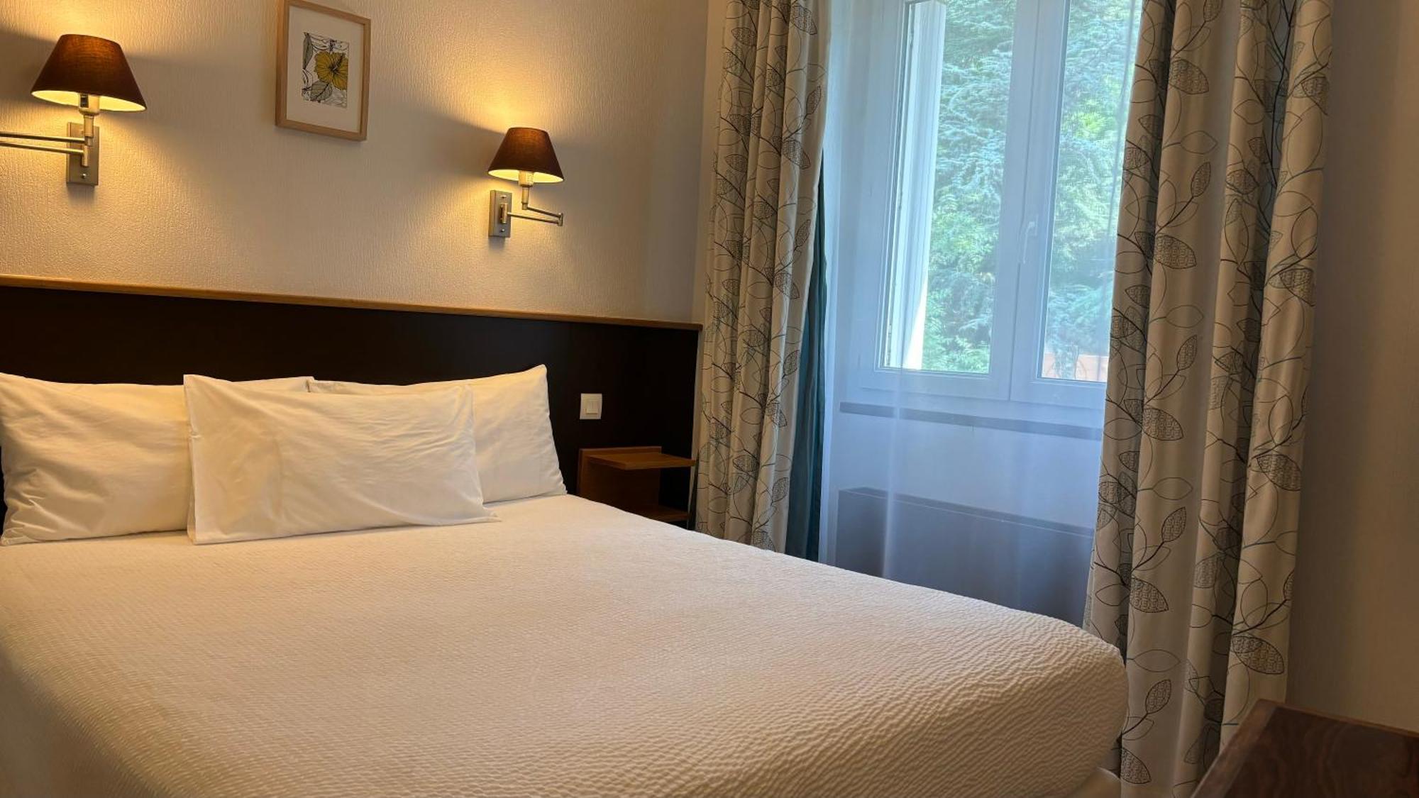 Logis Hotel Restaurant Grand Hotel De Lyon Vals-les-Bains Zewnętrze zdjęcie