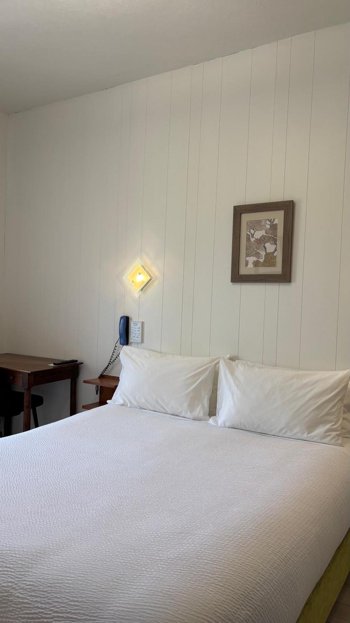 Logis Hotel Restaurant Grand Hotel De Lyon Vals-les-Bains Zewnętrze zdjęcie